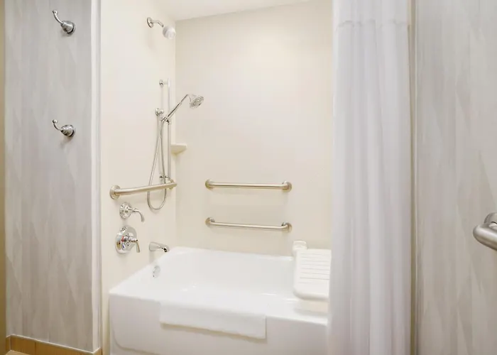Hampton Chicago-midway Airport Hotel 3*